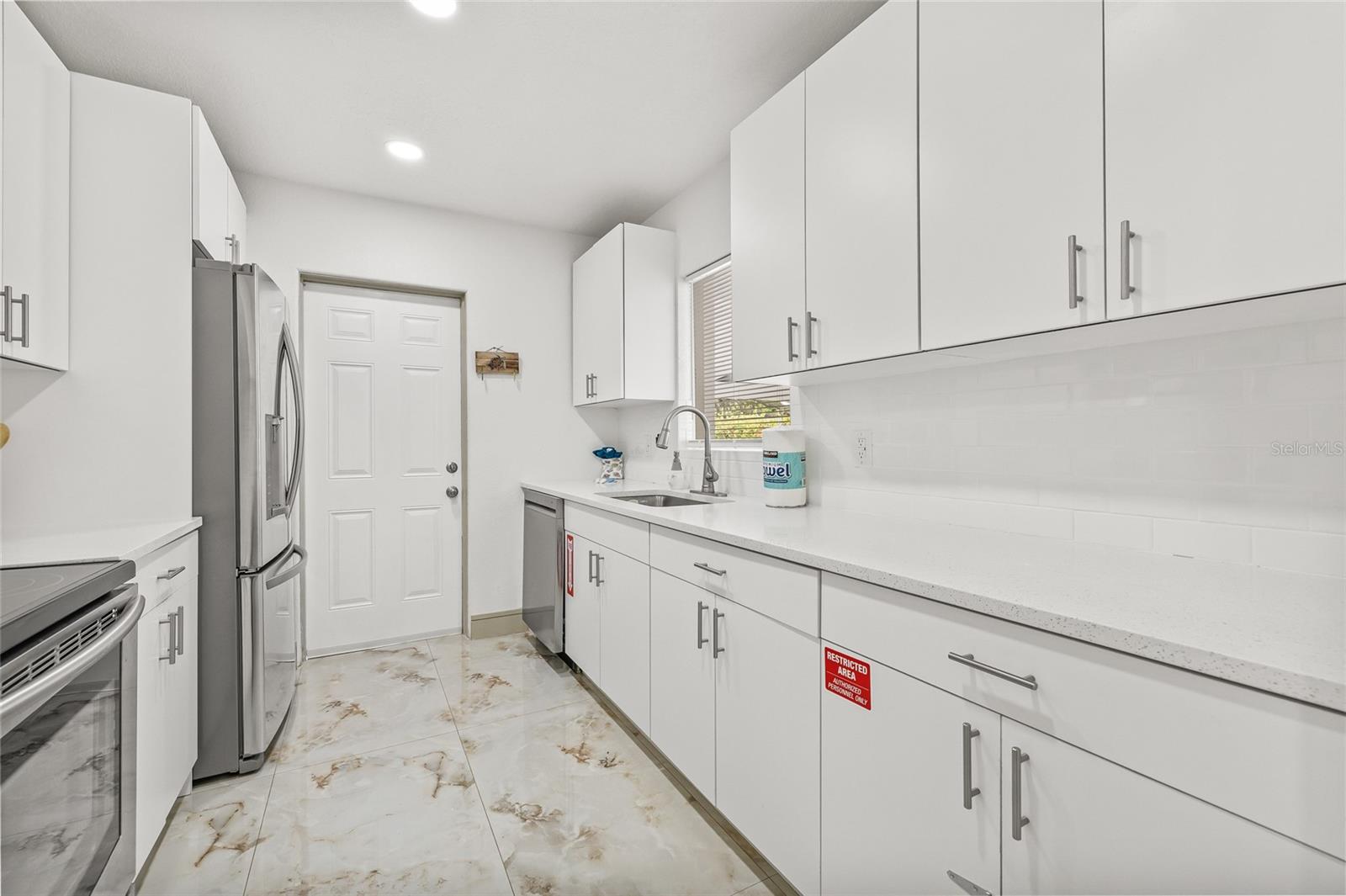 Image 31 of 41 For 1232 Pineview Avenue