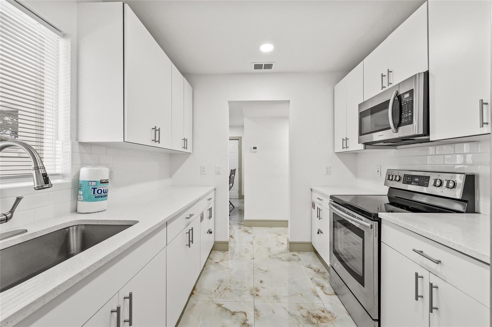 Image 33 of 41 For 1232 Pineview Avenue