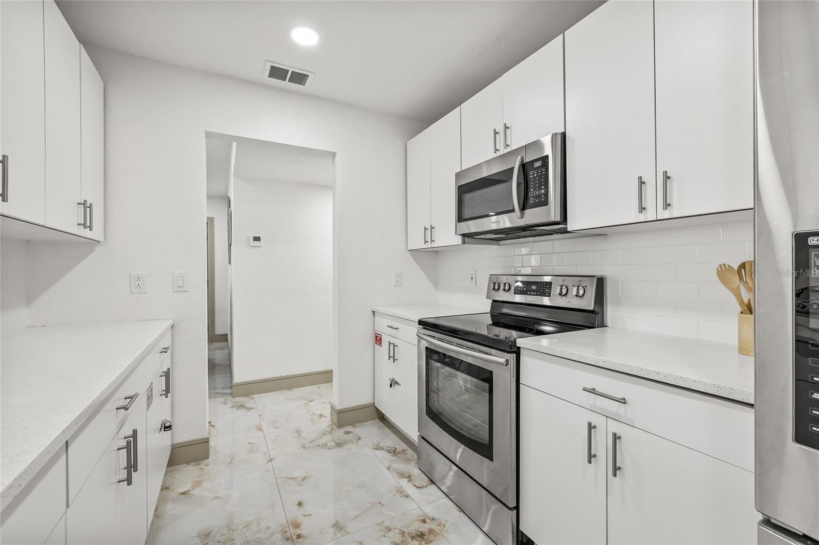 Image 34 of 41 For 1232 Pineview Avenue