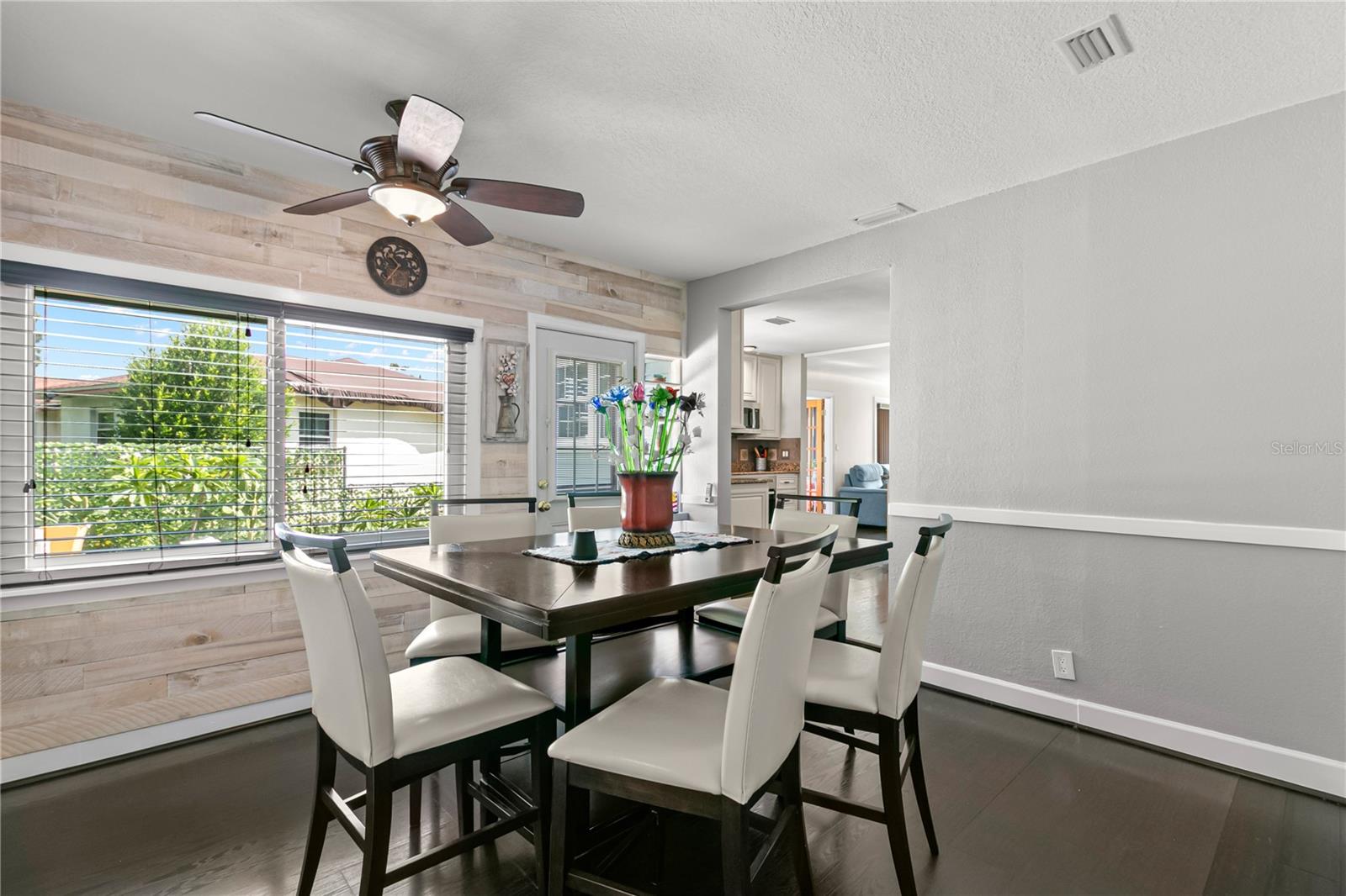 Image 13 of 42 For 201 39th Street S