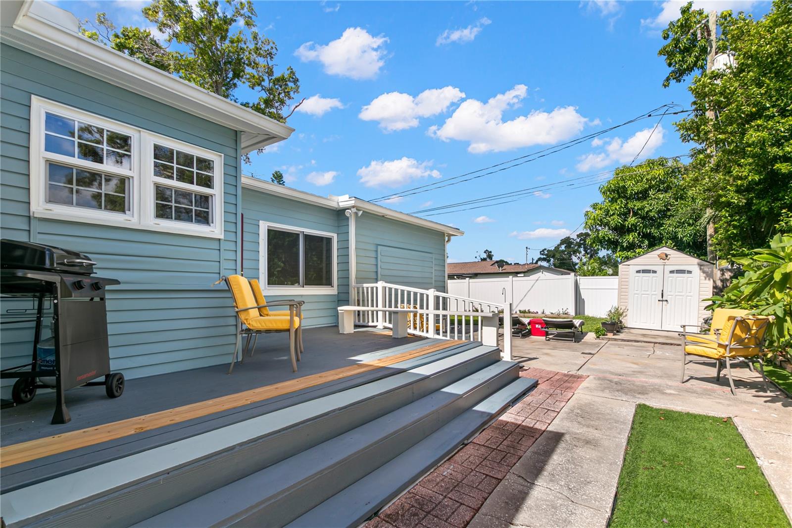 Image 17 of 42 For 201 39th Street S