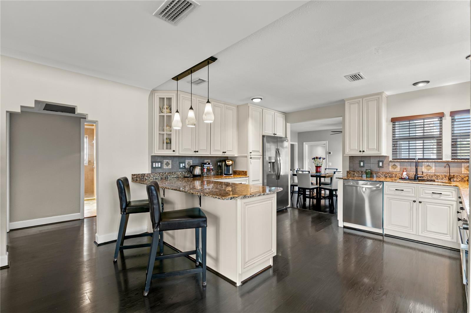 Image 8 of 42 For 201 39th Street S