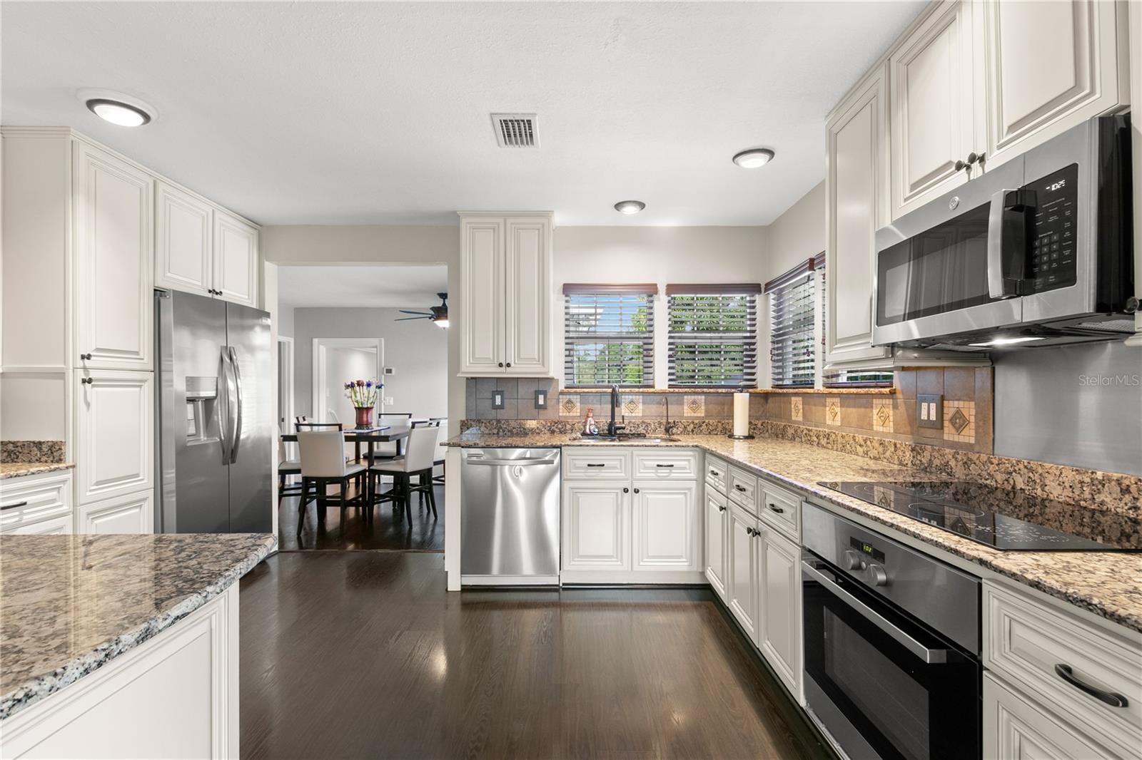 Image 9 of 42 For 201 39th Street S