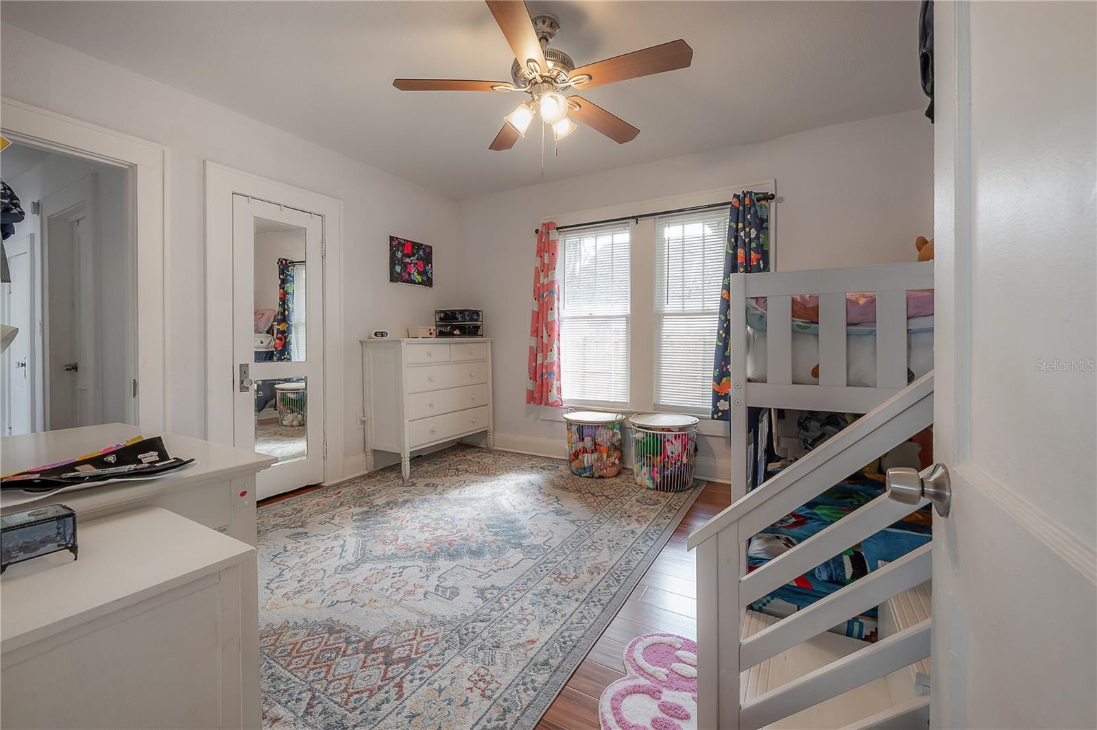 Image 16 of 27 For 207 Hiawatha Street