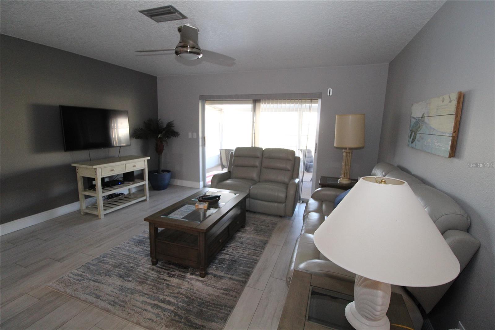 Image 10 of 51 For 321 Club Manor Drive