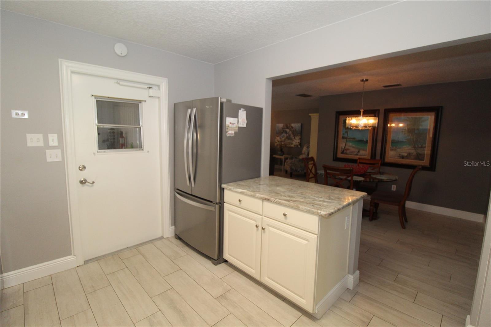 Image 17 of 51 For 321 Club Manor Drive