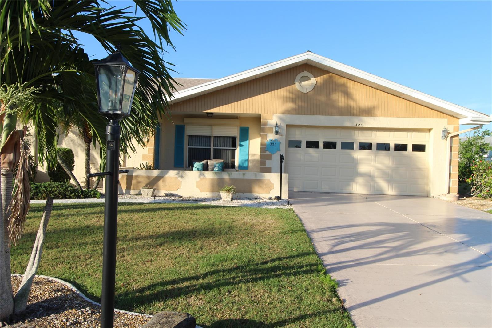 Image 2 of 51 For 321 Club Manor Drive
