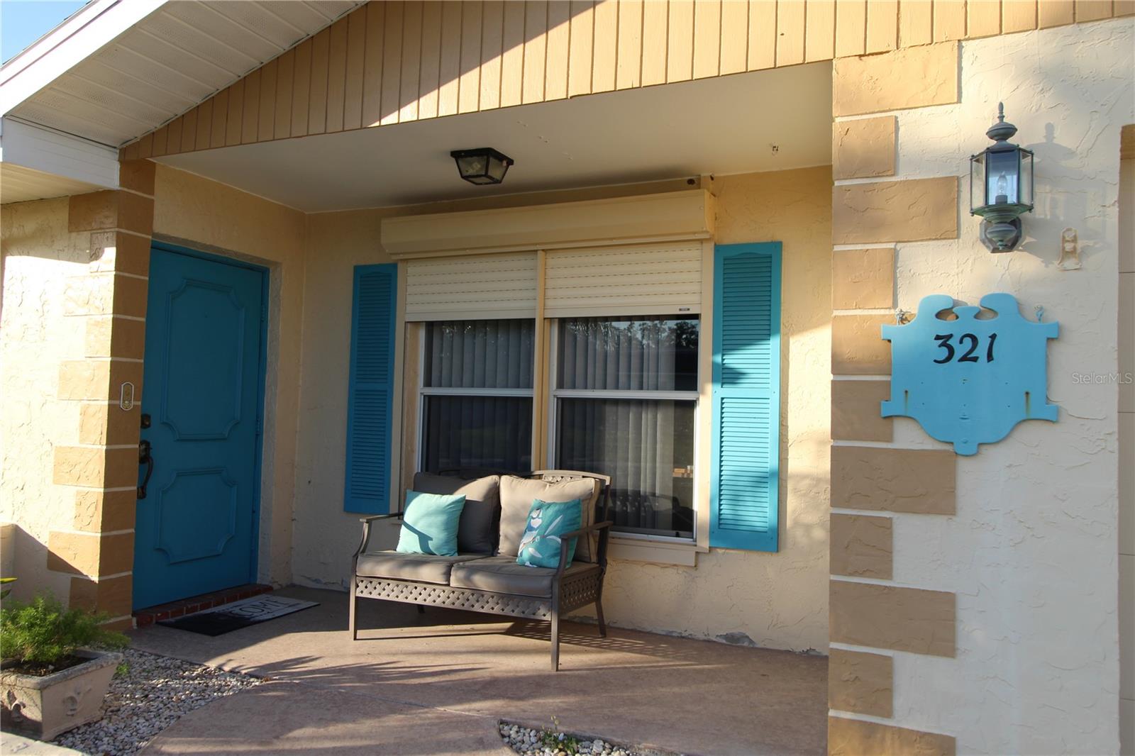 Image 3 of 51 For 321 Club Manor Drive