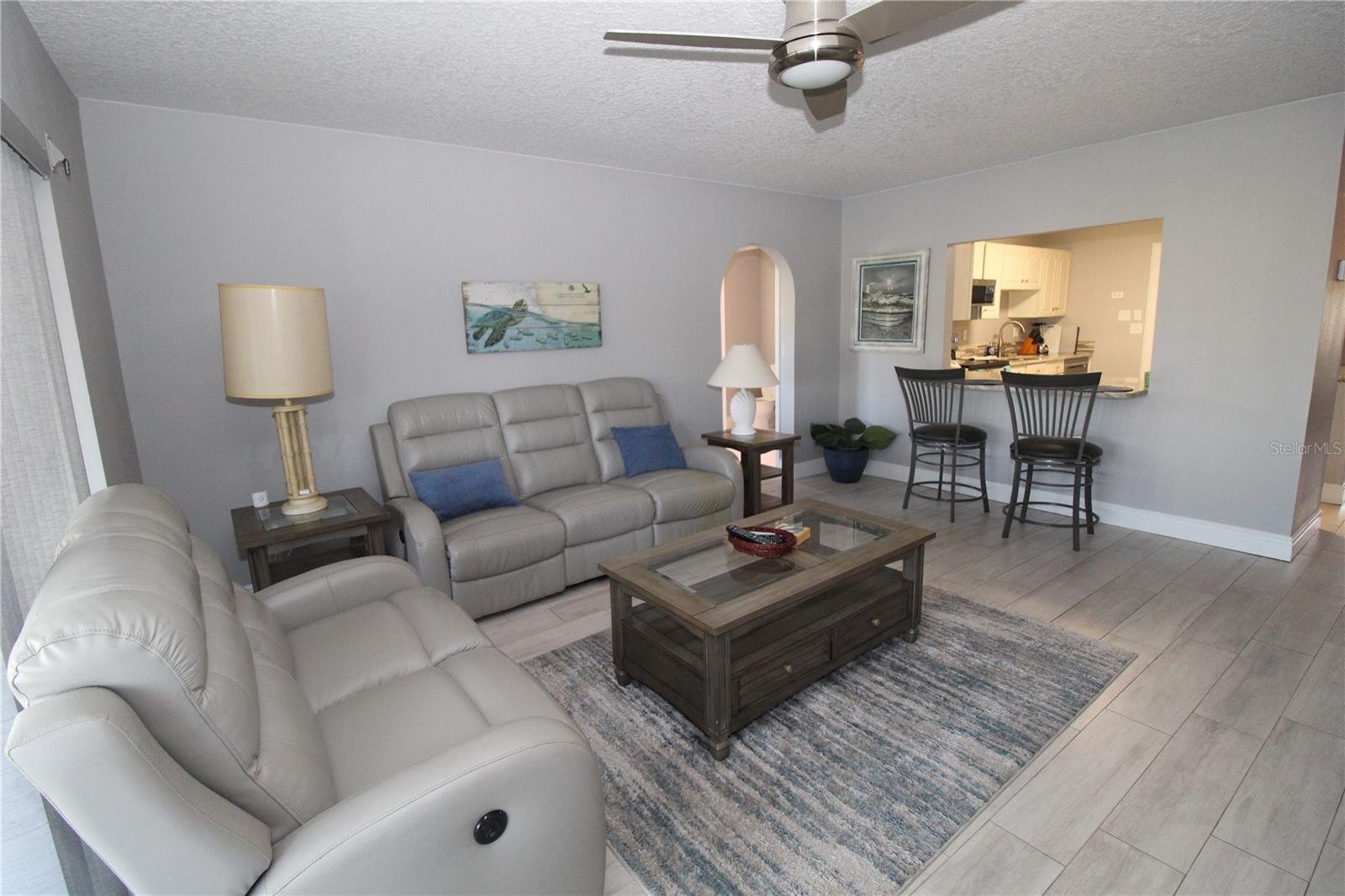 Image 9 of 51 For 321 Club Manor Drive