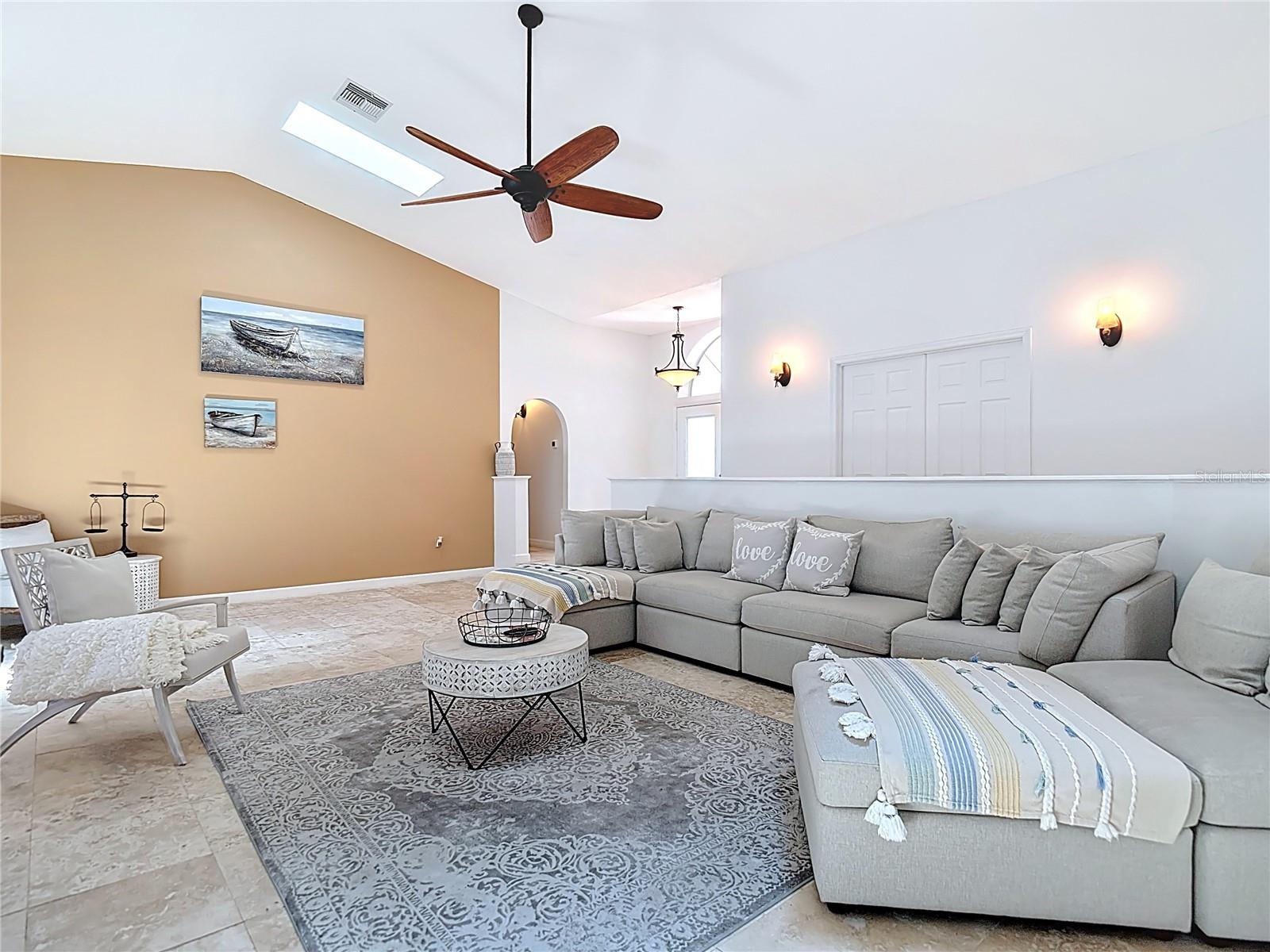 Image 11 of 73 For 11009 Woodland Waters Boulevard