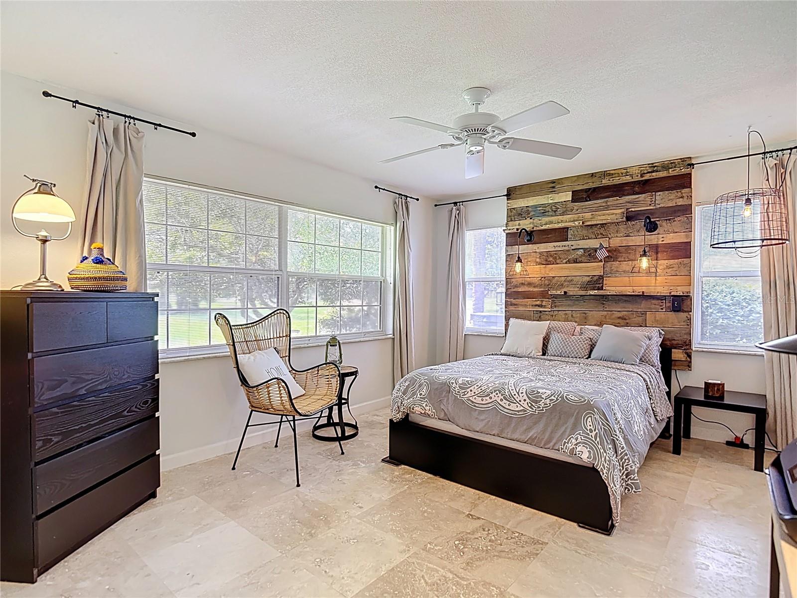 Image 32 of 73 For 11009 Woodland Waters Boulevard