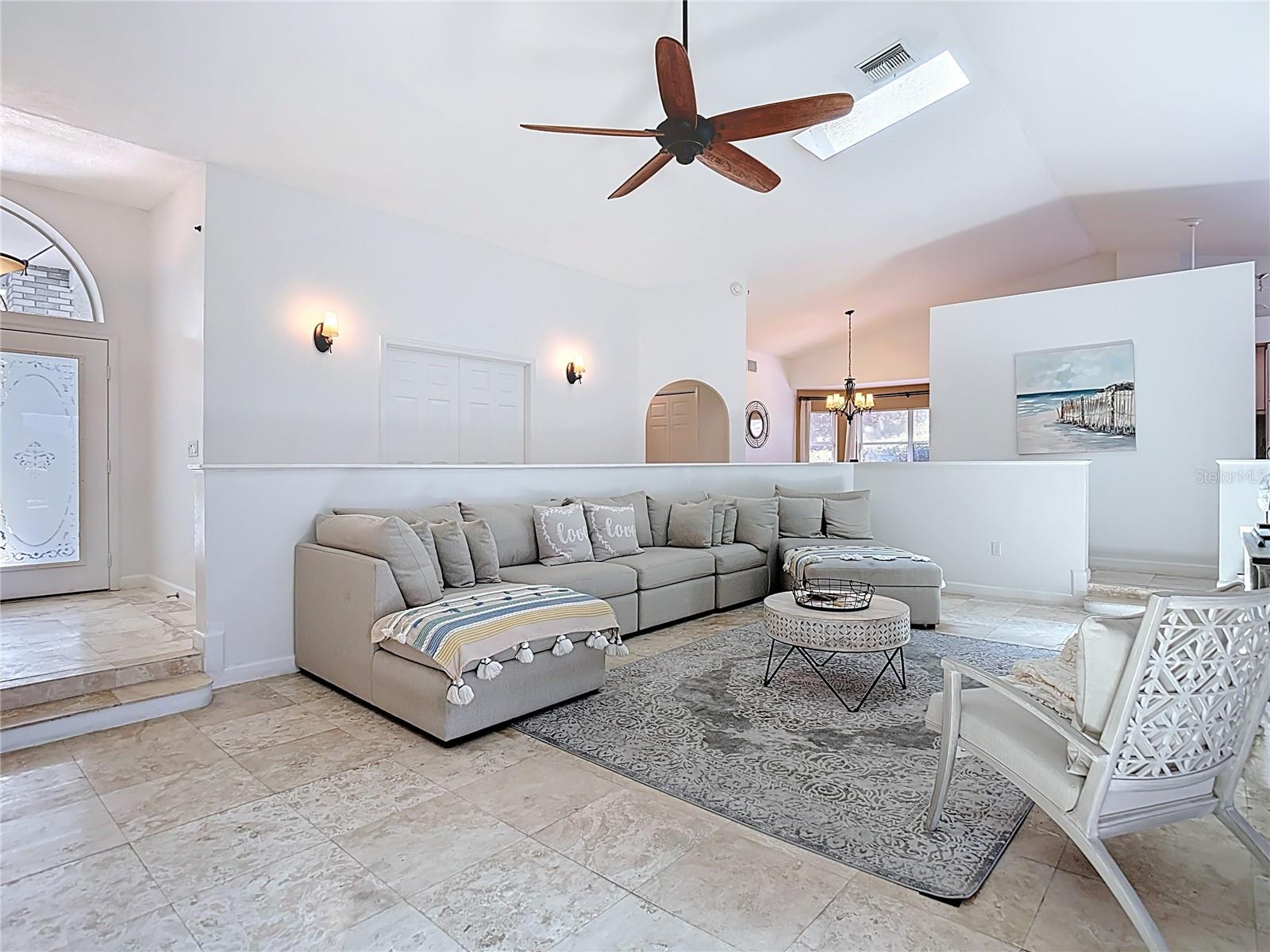 Image 4 of 73 For 11009 Woodland Waters Boulevard