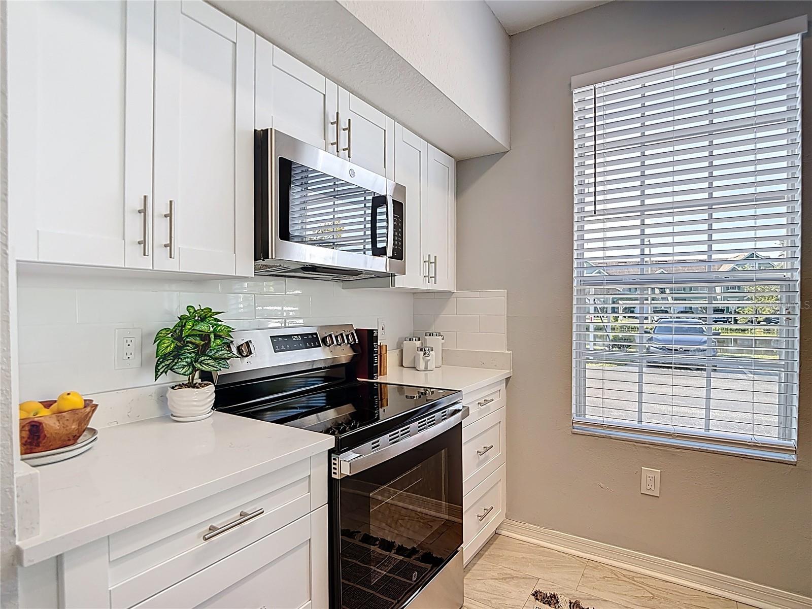 Image 17 of 31 For 9842 Lake Chase Island Way Na