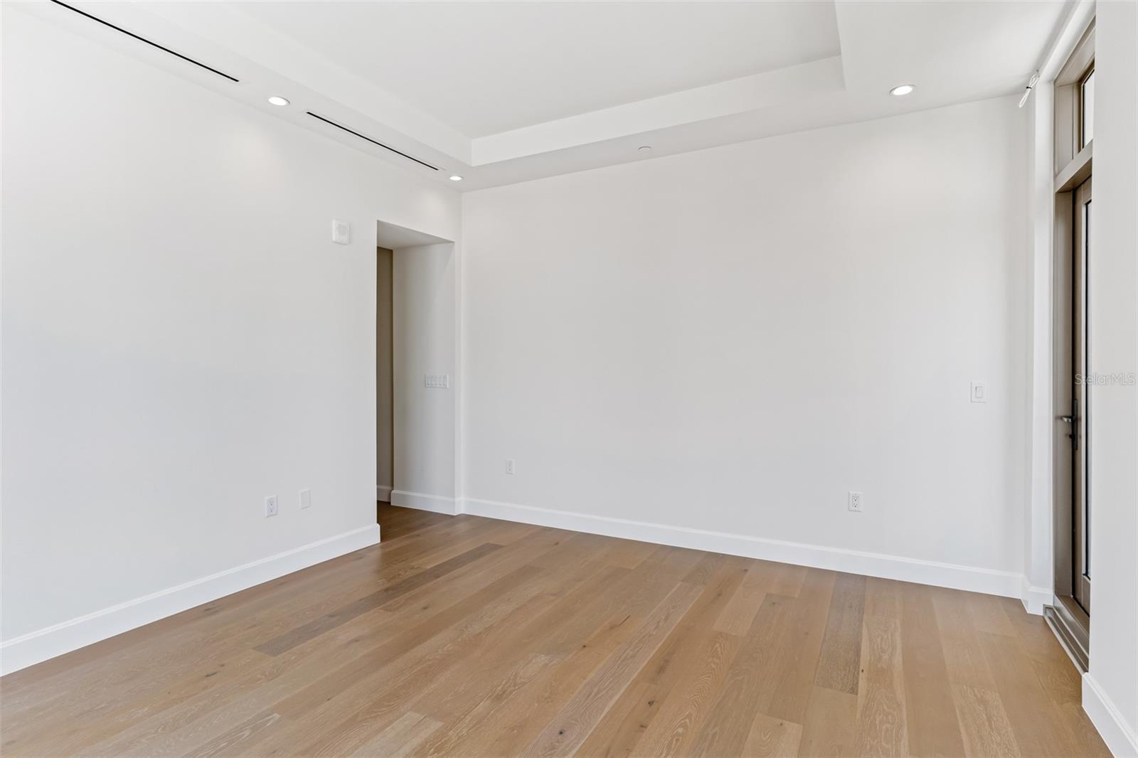 Image 42 of 68 For 126 4th Avenue Ne 602