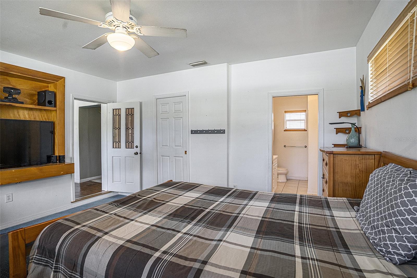 Image 11 of 22 For 5608 River Shore Drive