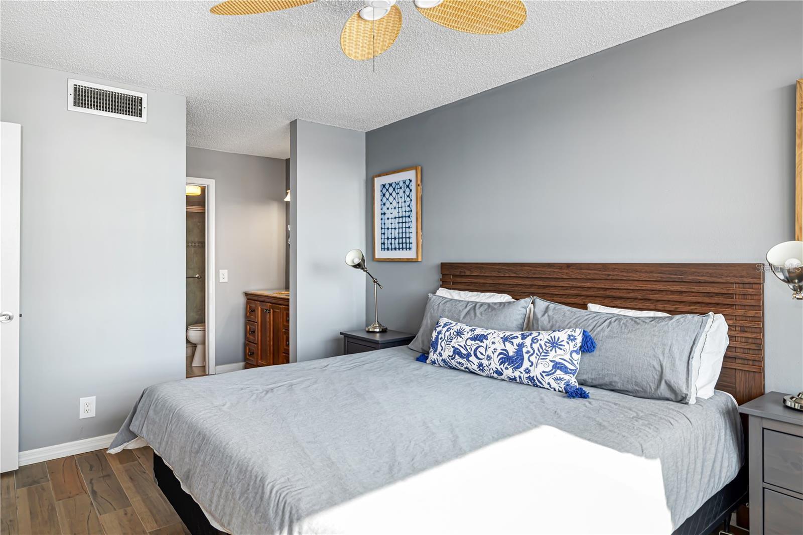 Image 14 of 34 For 6279 Sun Boulevard 602