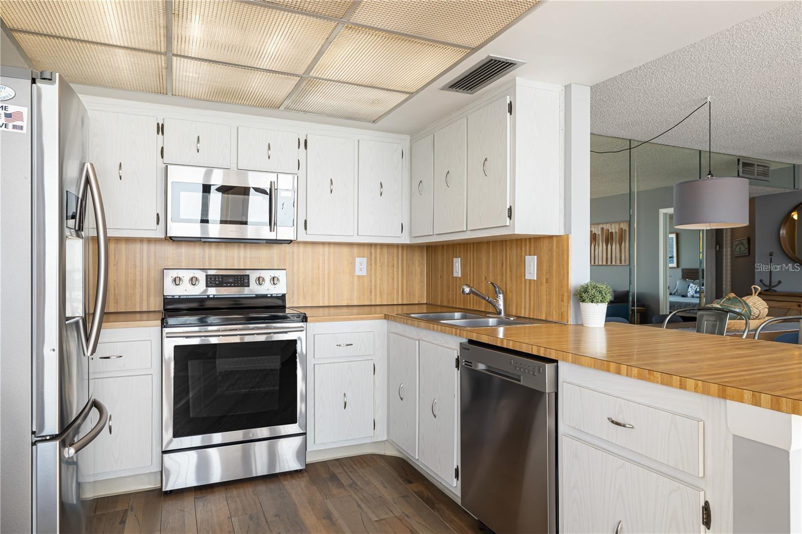 Image 9 of 34 For 6279 Sun Boulevard 602