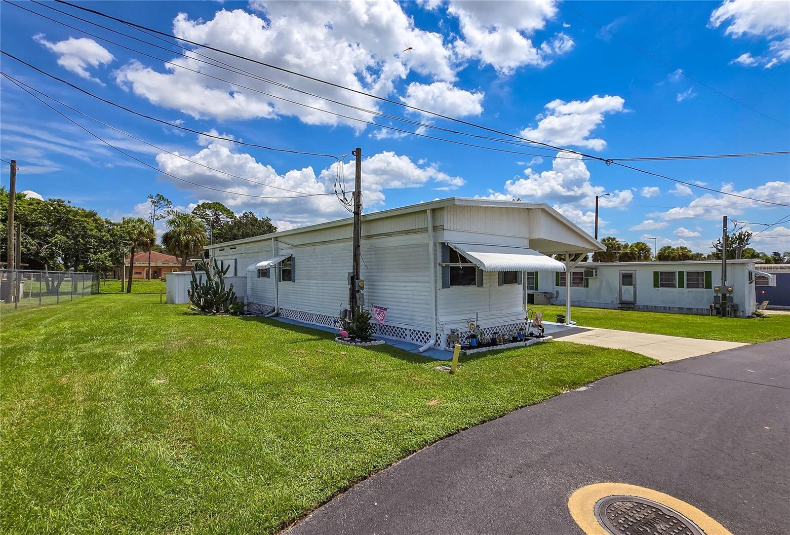 Image 4 of 33 For 6132 Harriet Street