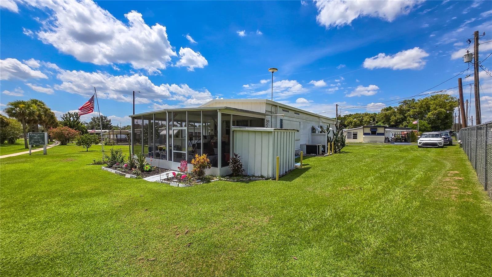 Image 8 of 33 For 6132 Harriet Street
