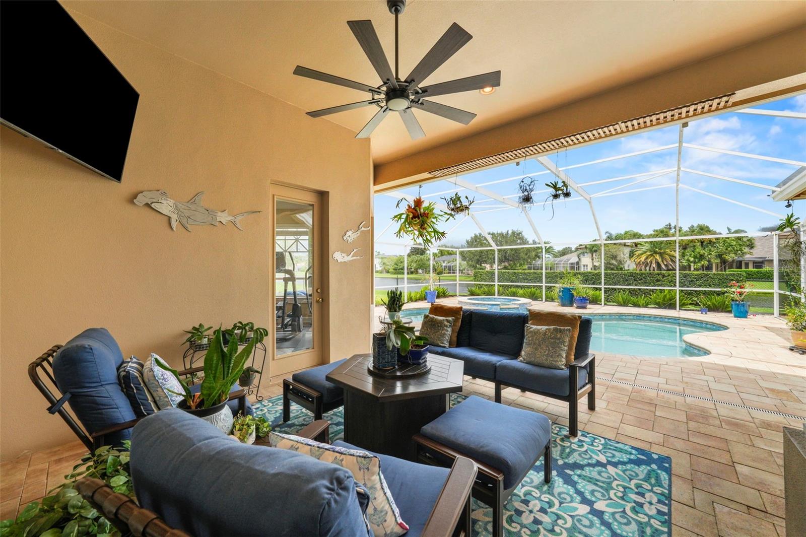 Listing photo id 13 for 3959 Mimosa Place