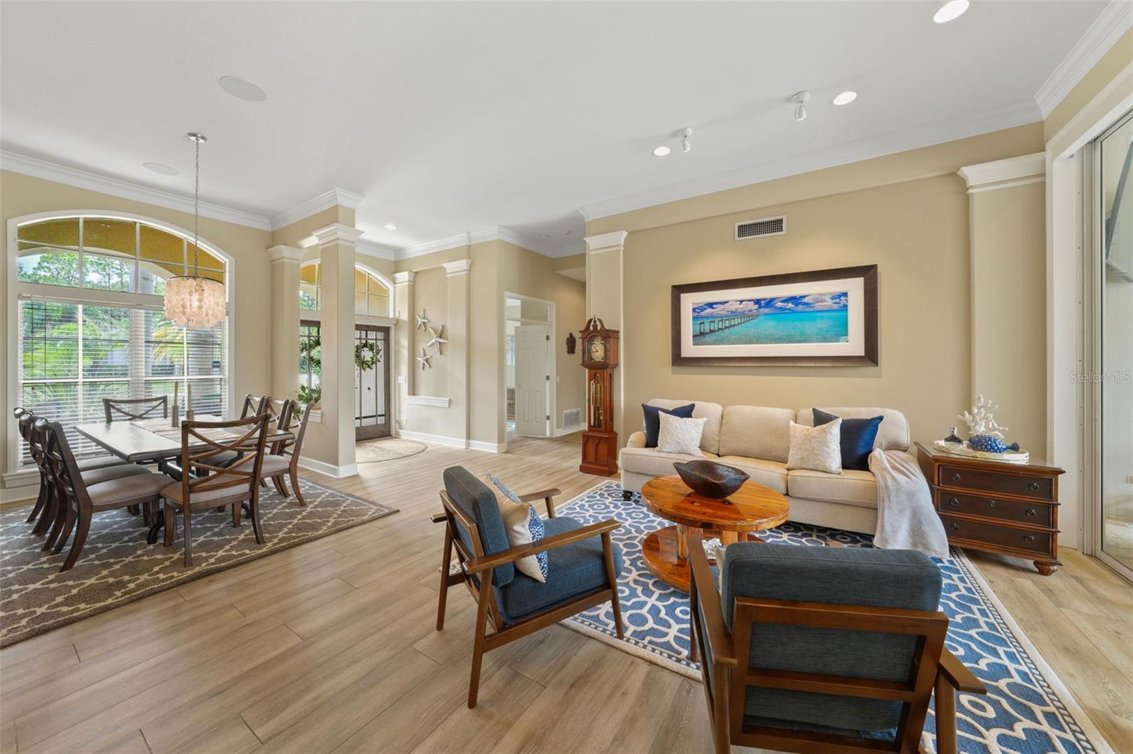Listing photo id 0 for 3959 Mimosa Place