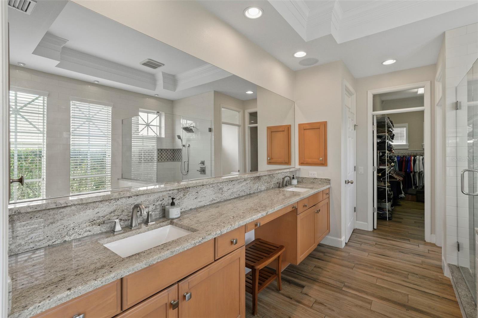 Listing photo id 20 for 3959 Mimosa Place