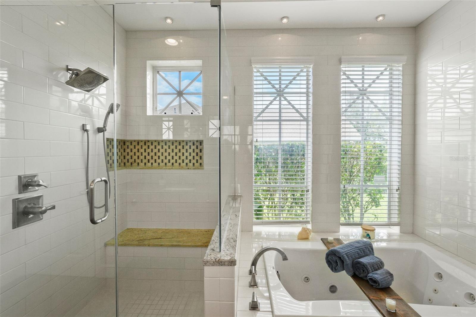 Listing photo id 21 for 3959 Mimosa Place