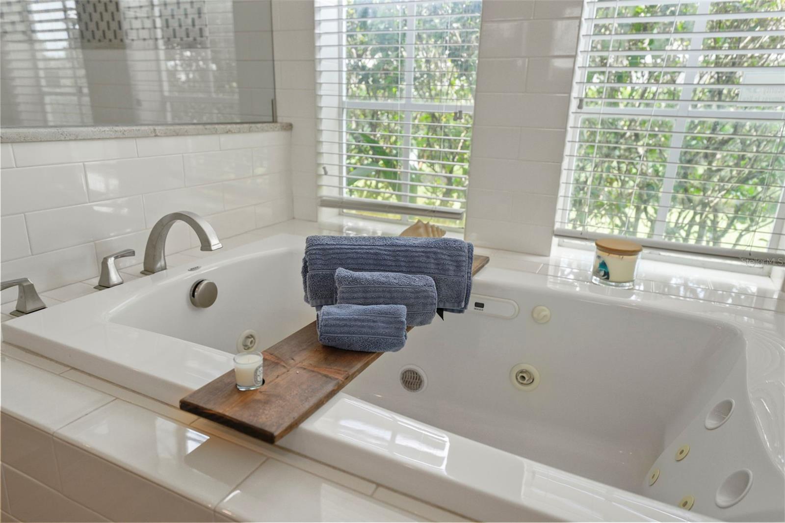 Listing photo id 22 for 3959 Mimosa Place