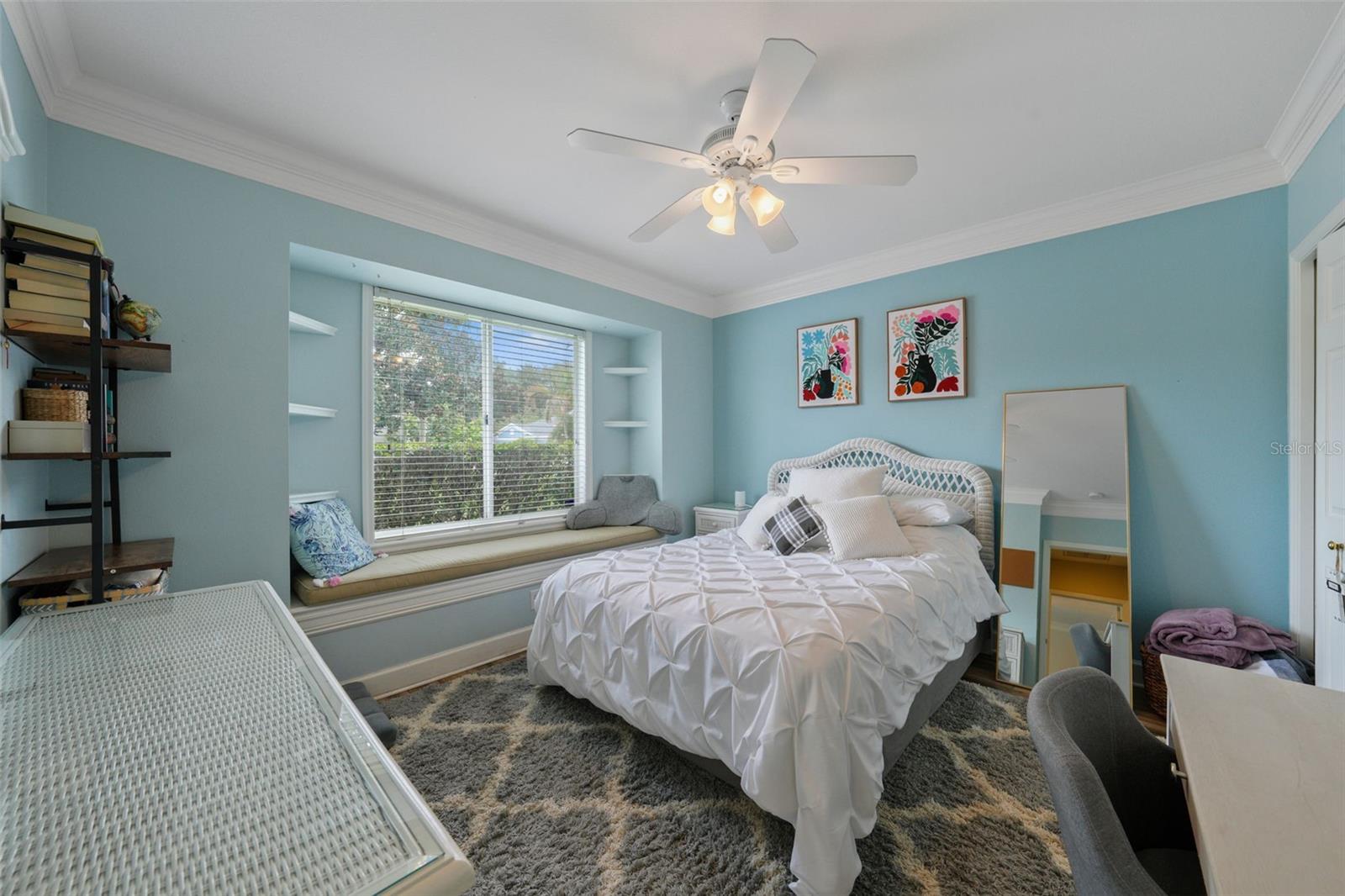 Listing photo id 27 for 3959 Mimosa Place
