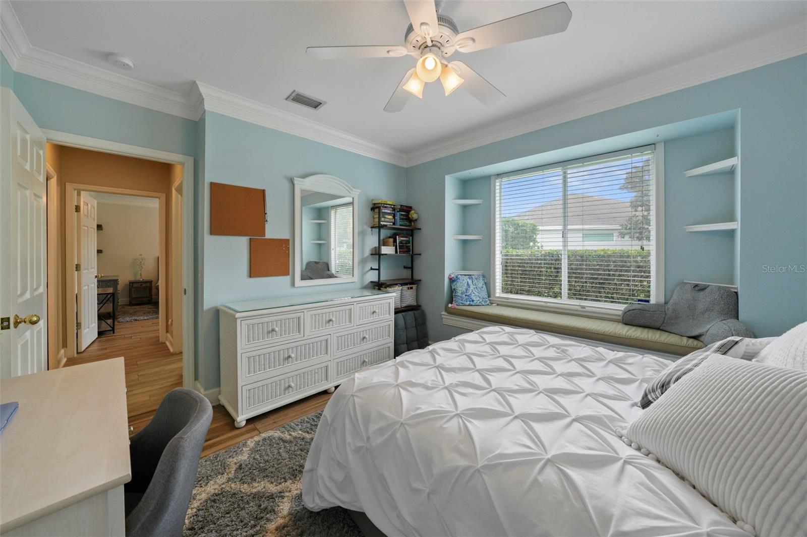 Listing photo id 28 for 3959 Mimosa Place
