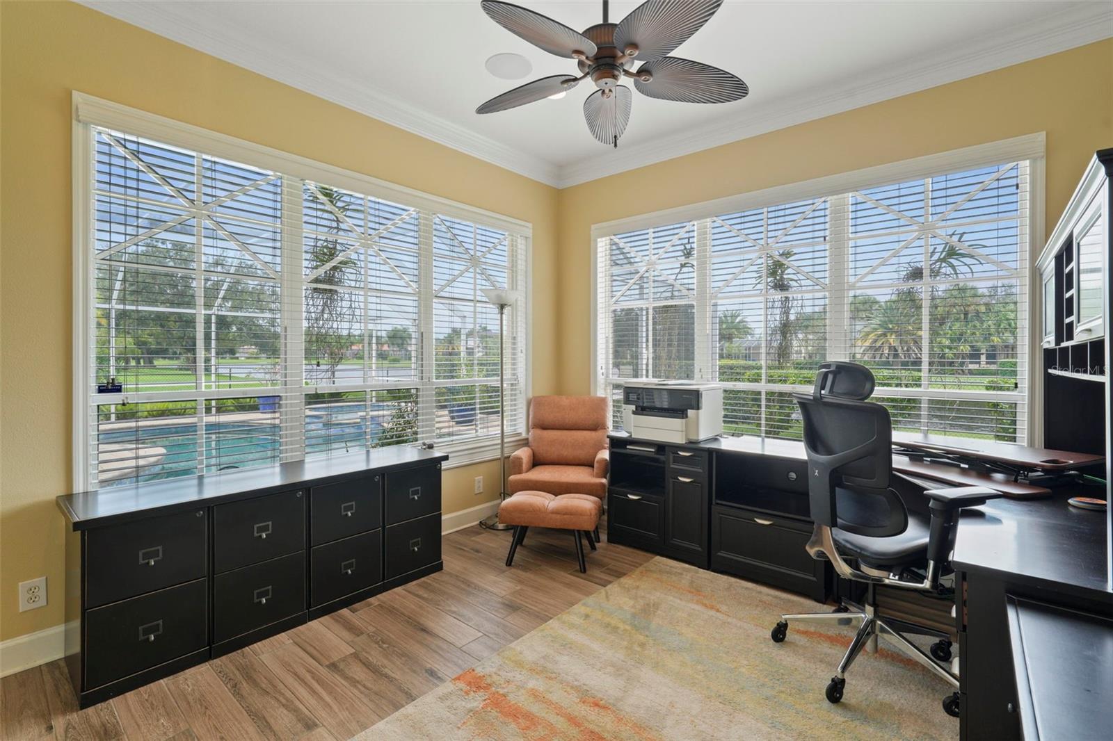 Listing photo id 34 for 3959 Mimosa Place