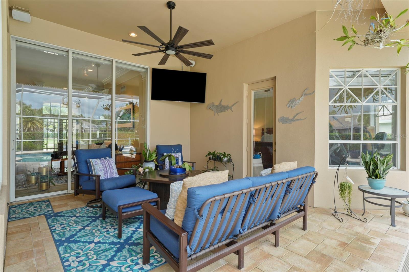 Listing photo id 36 for 3959 Mimosa Place