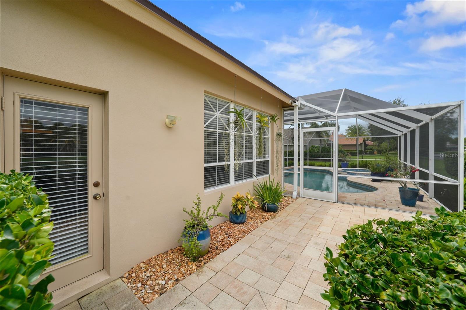 Listing photo id 41 for 3959 Mimosa Place
