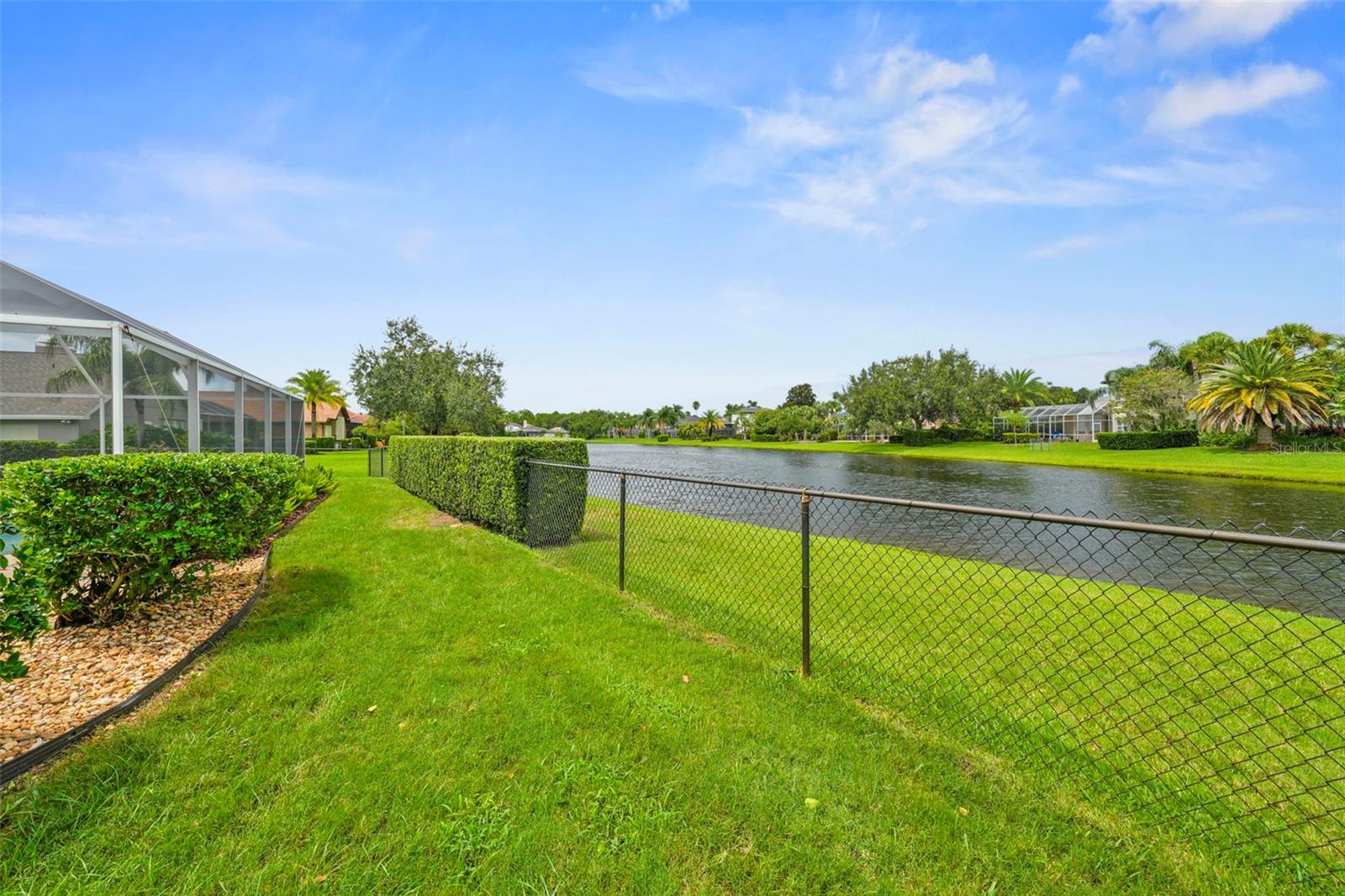 Listing photo id 42 for 3959 Mimosa Place