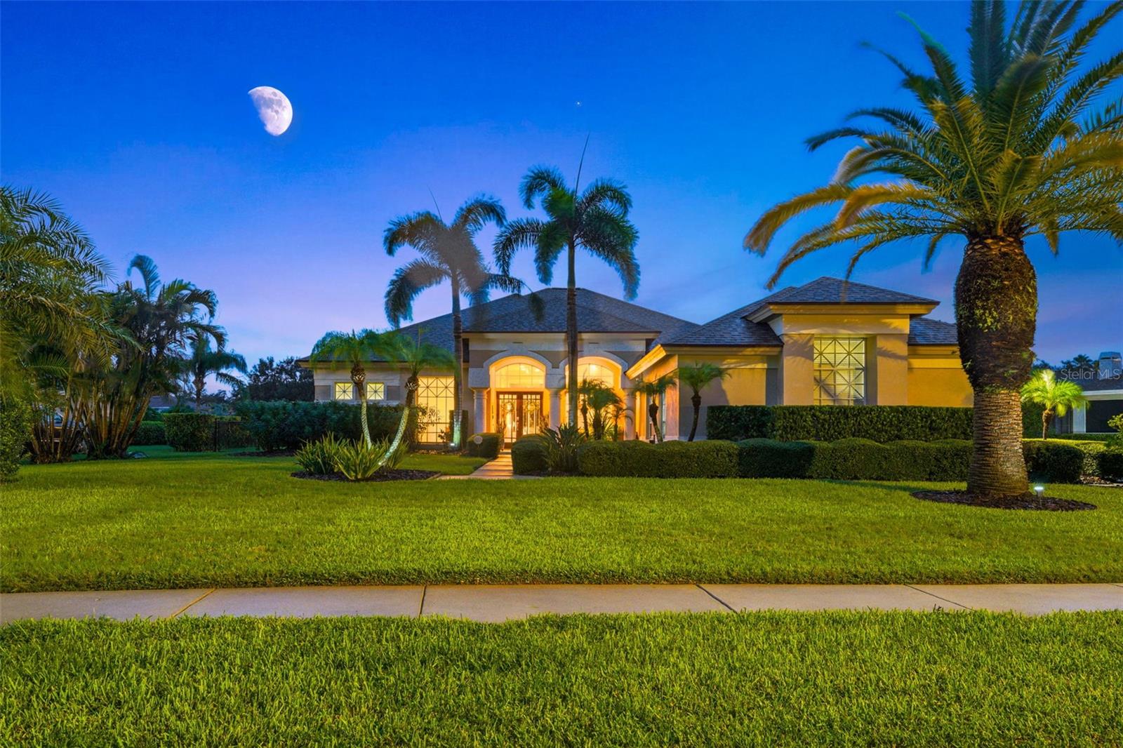Listing photo id 46 for 3959 Mimosa Place