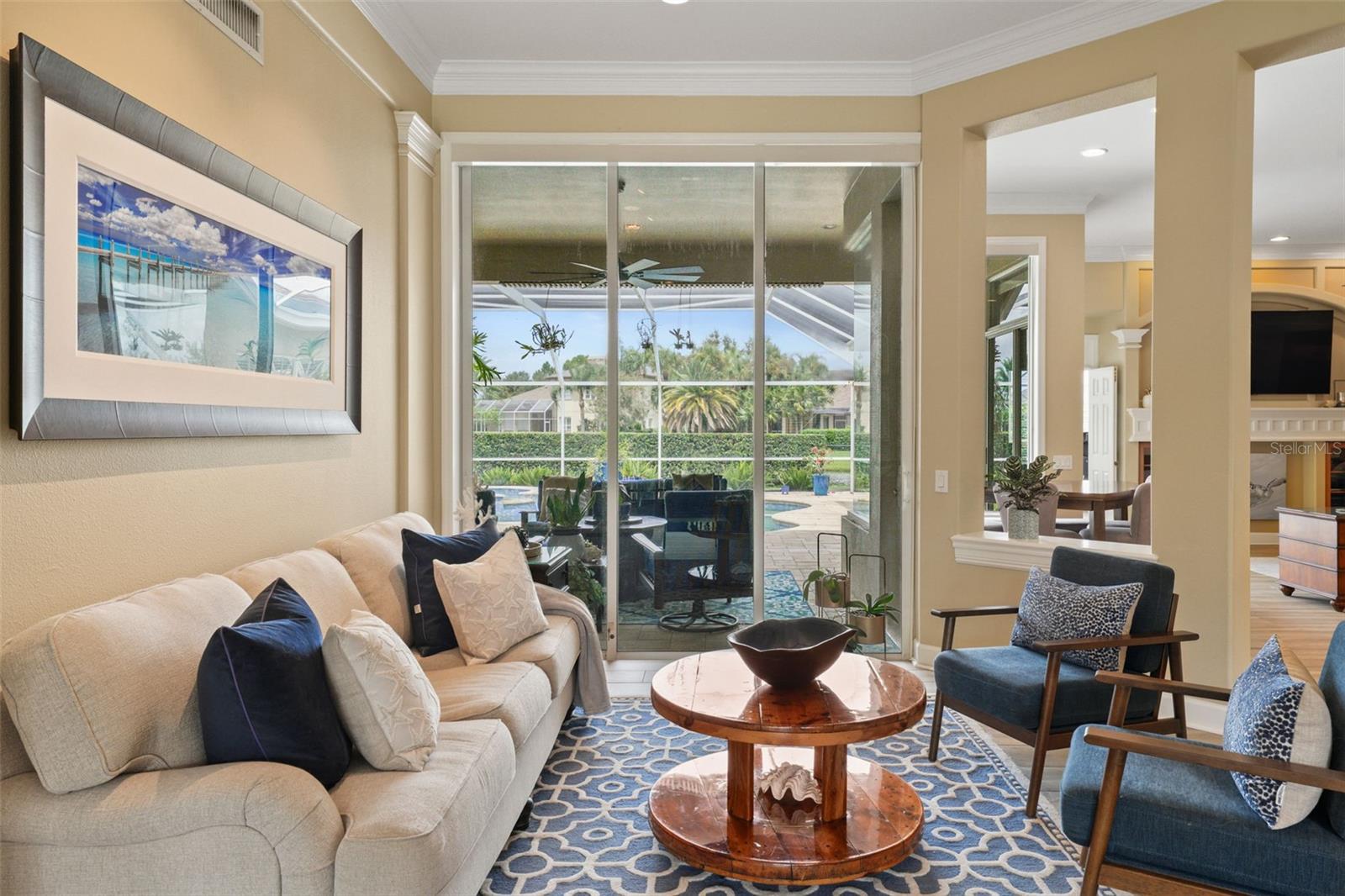 Listing photo id 3 for 3959 Mimosa Place