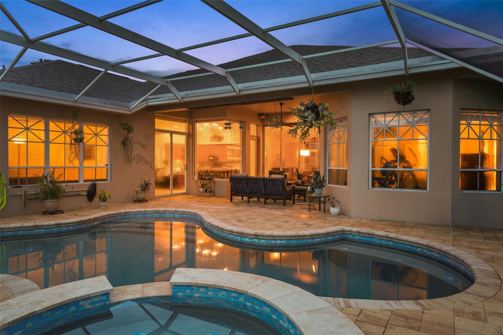 Listing photo id 48 for 3959 Mimosa Place