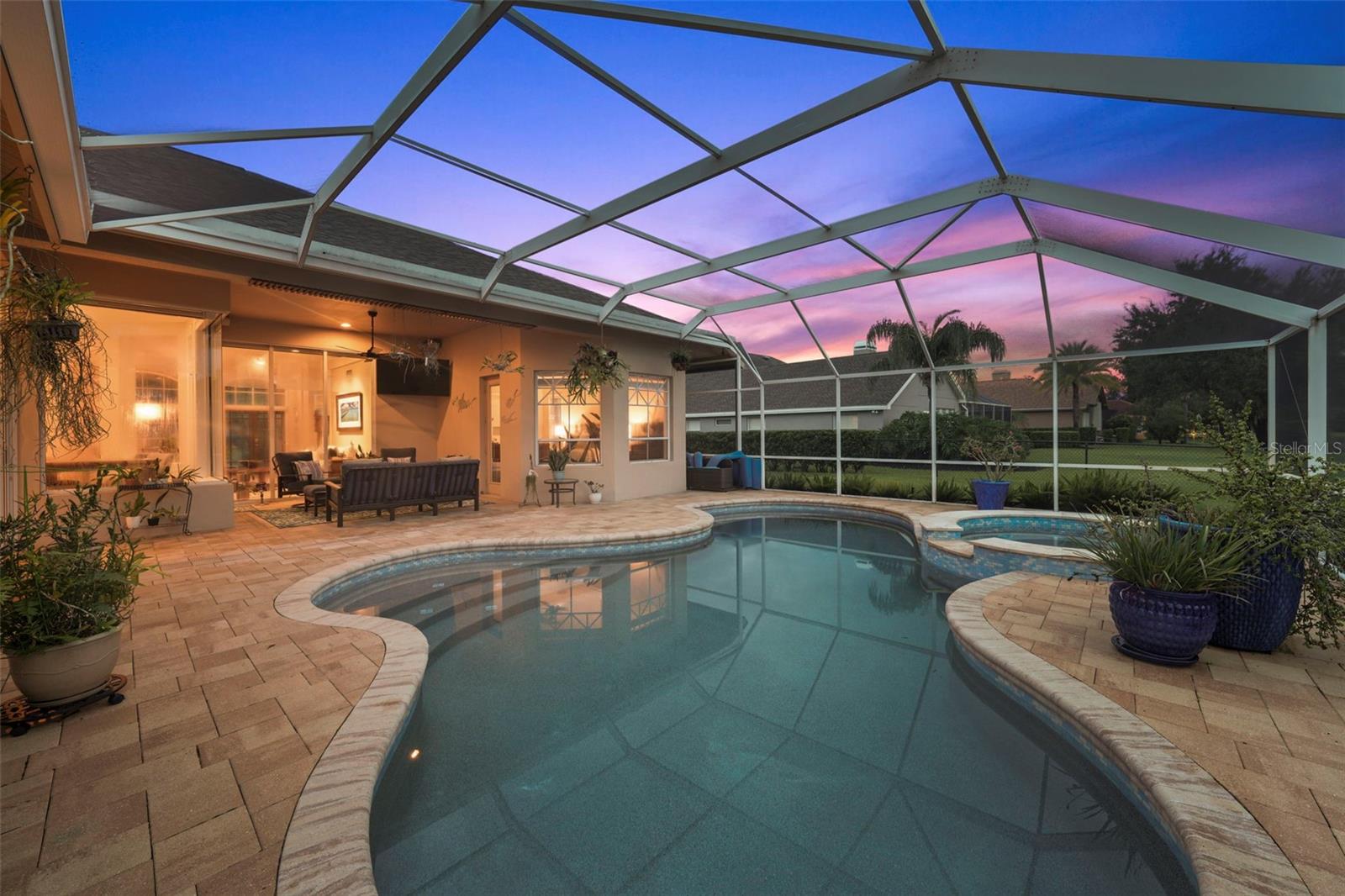 Listing photo id 55 for 3959 Mimosa Place
