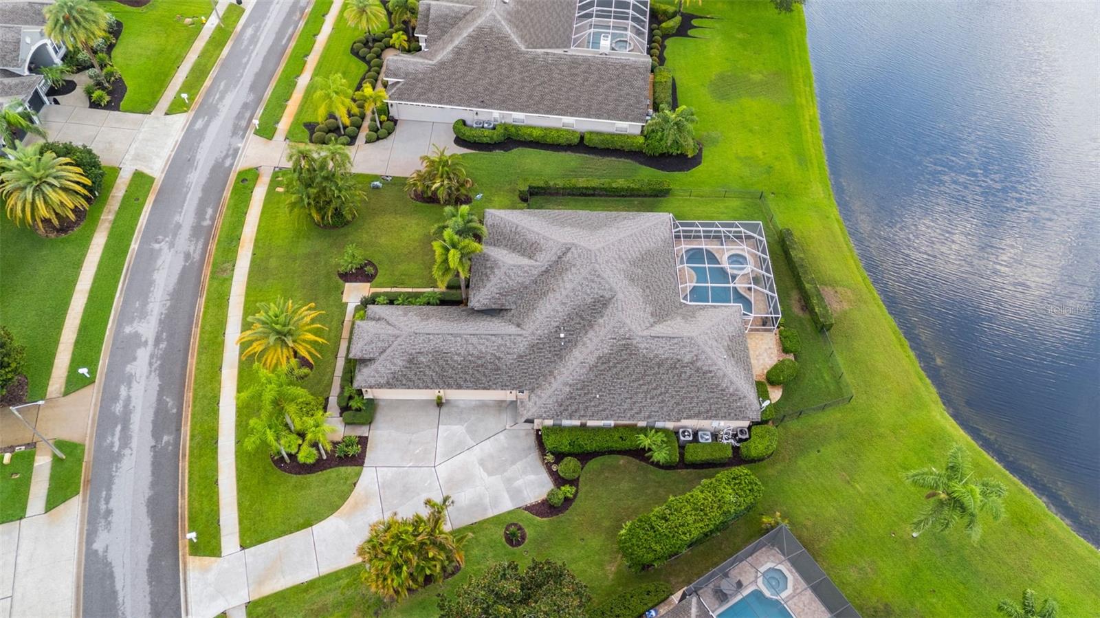 Listing photo id 61 for 3959 Mimosa Place