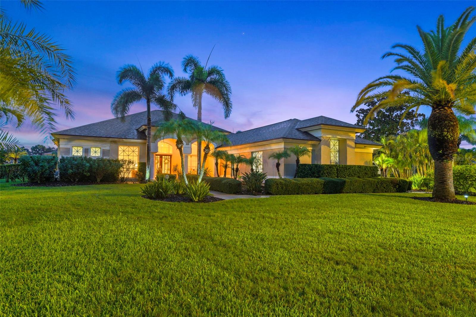 Listing photo id 73 for 3959 Mimosa Place