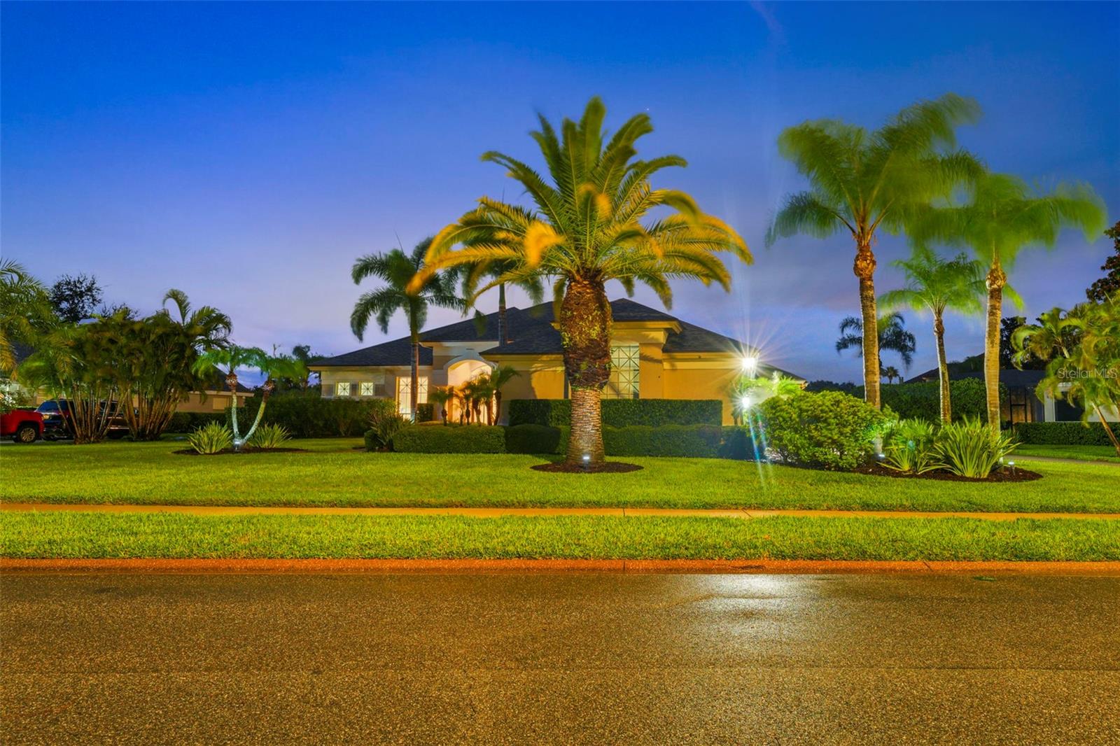 Listing photo id 75 for 3959 Mimosa Place