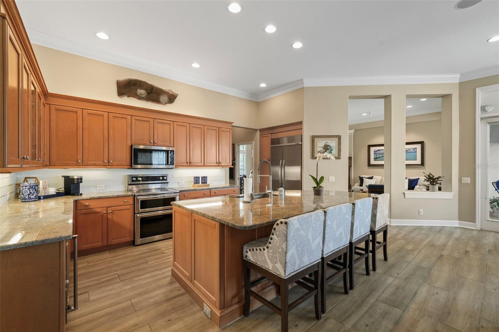 Listing photo id 7 for 3959 Mimosa Place