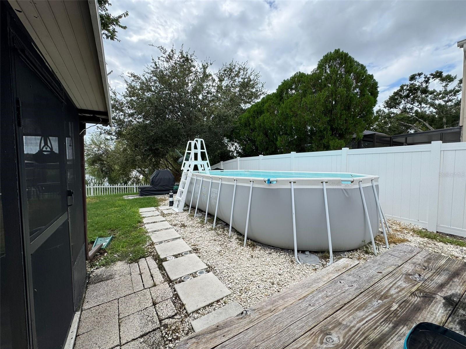 Image 27 of 38 For 12418 Queensland Lane