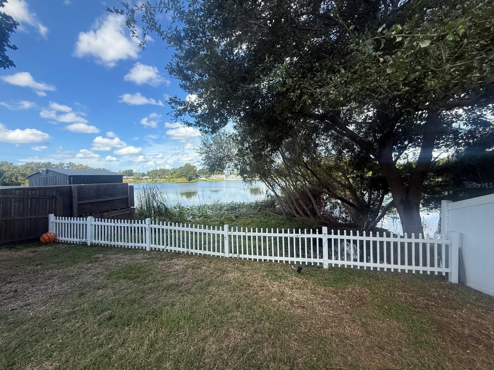Image 33 of 38 For 12418 Queensland Lane
