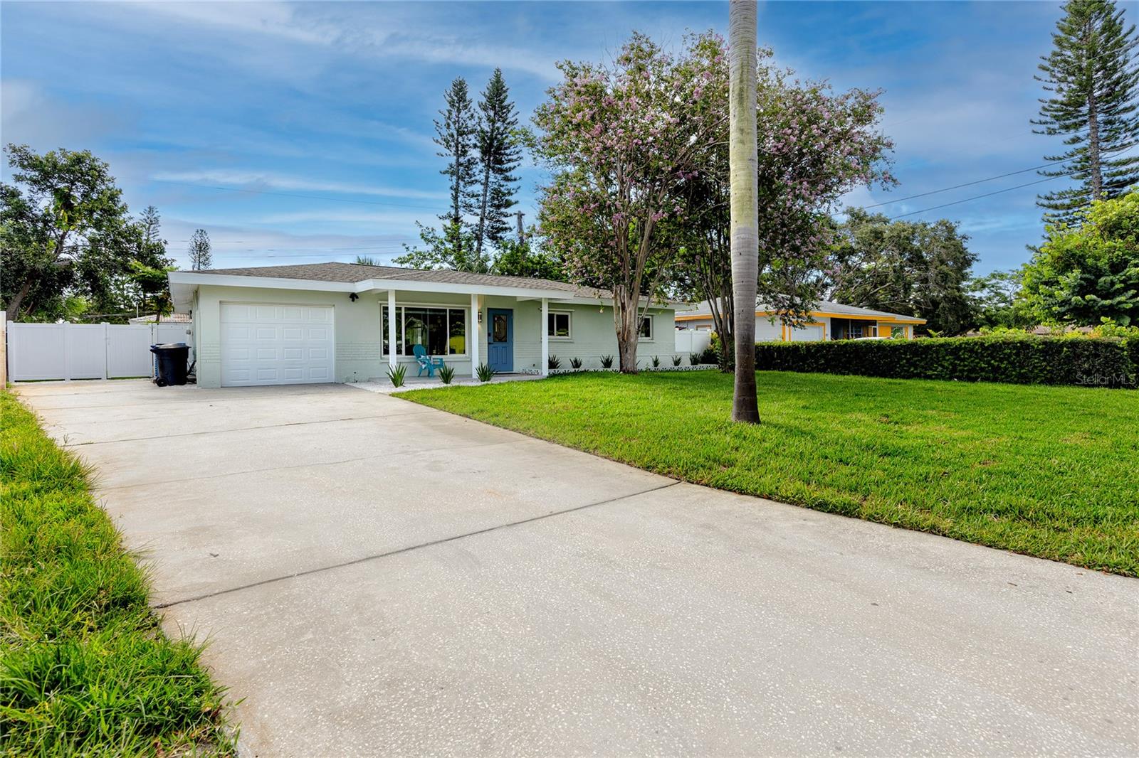 Image 7 of 39 For 933 64th Avenue S