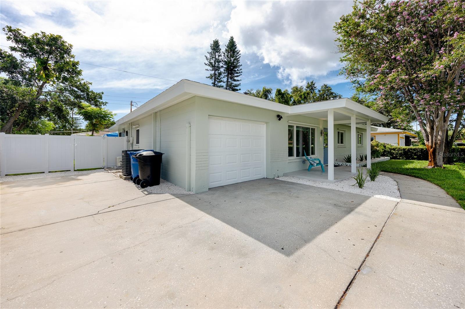 Image 8 of 39 For 933 64th Avenue S