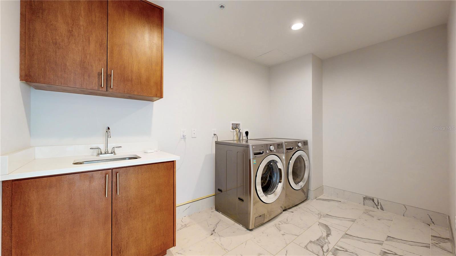 Image 36 of 59 For 176 4th Avenue Ne 1201