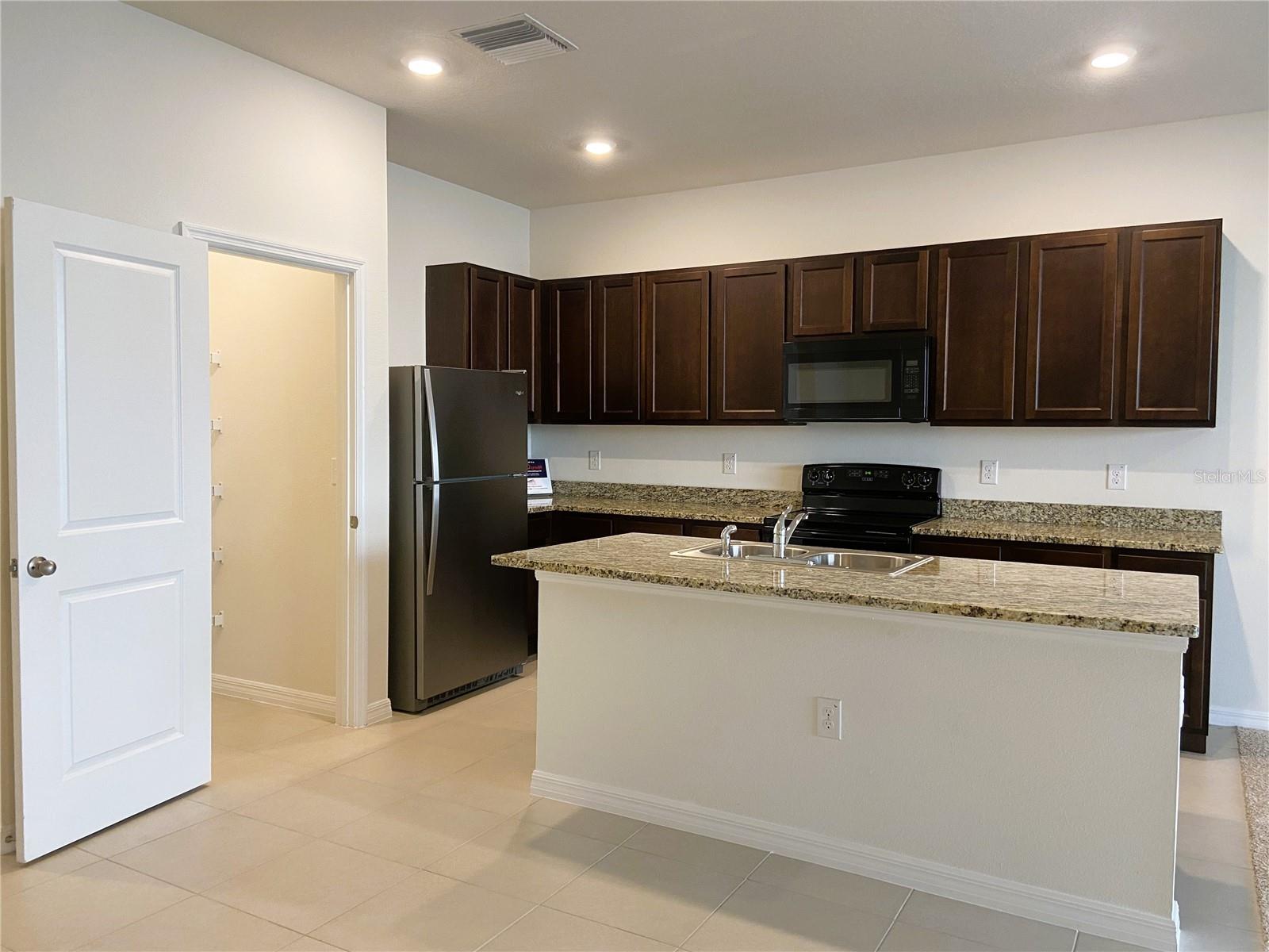 Image 4 of 22 For 2964 Suncoast Blend Drive