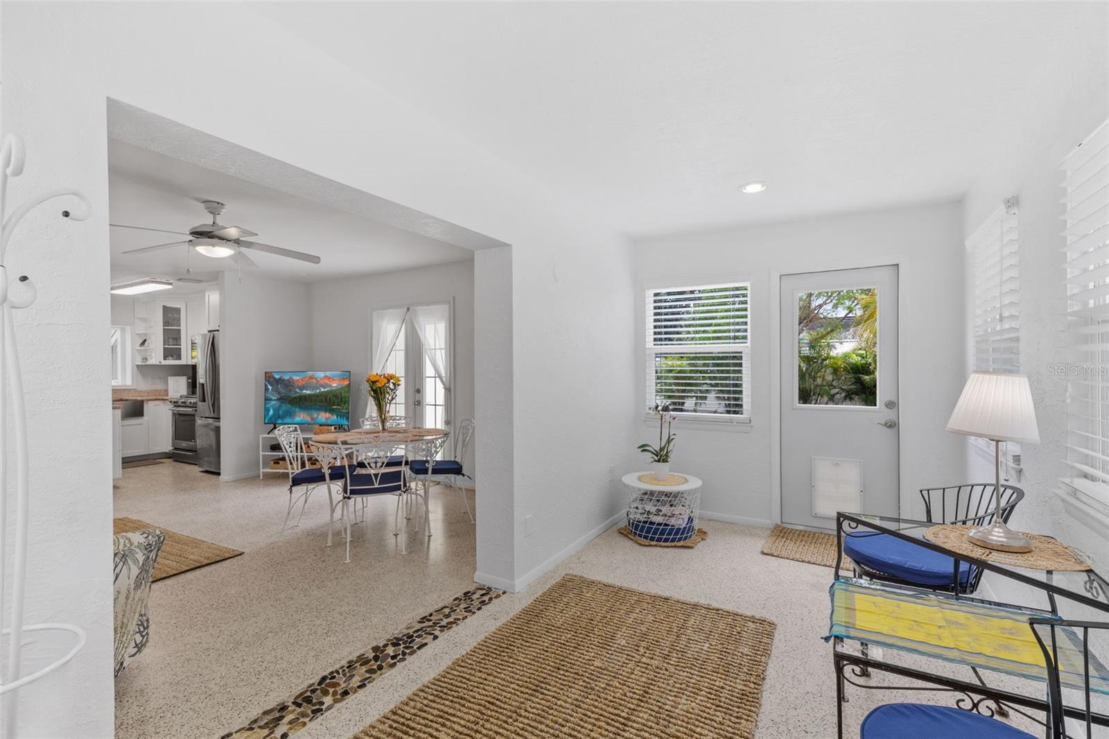 Image 12 of 52 For 222 17th Avenue S