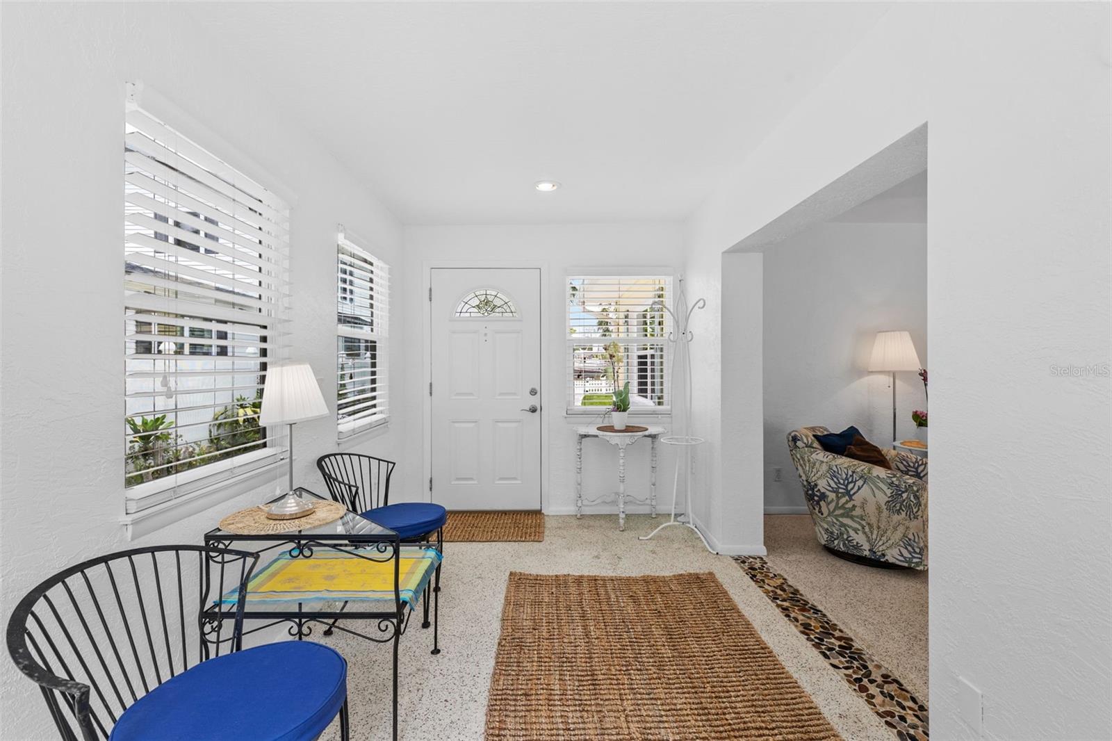 Image 14 of 52 For 222 17th Avenue S